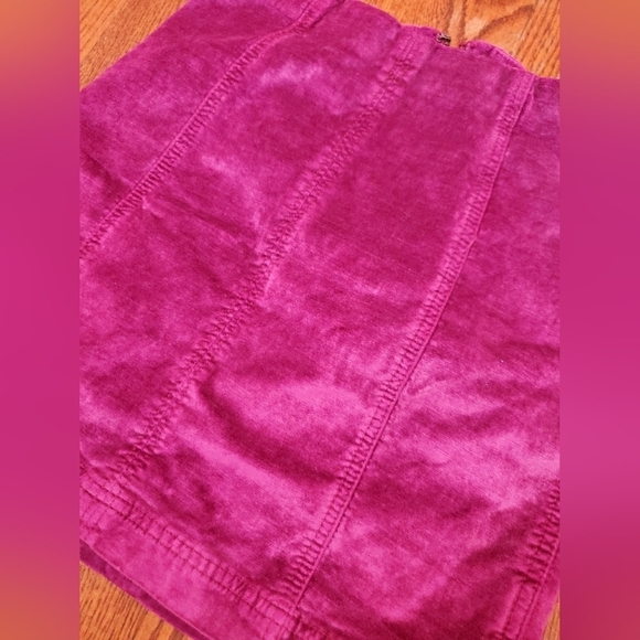 Free People - Crushed Velvet Mini Skirt in Fuschia - Picture 4 of 5